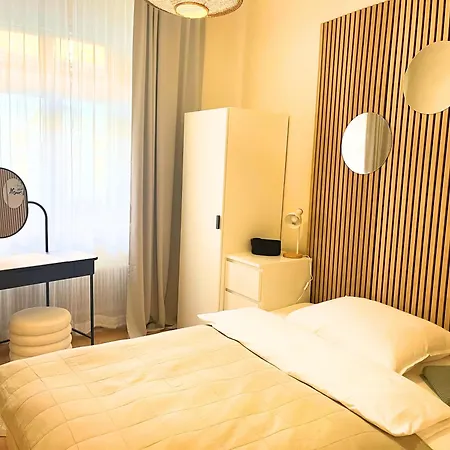 City-apartment Im Herzen Von T14 Apartment