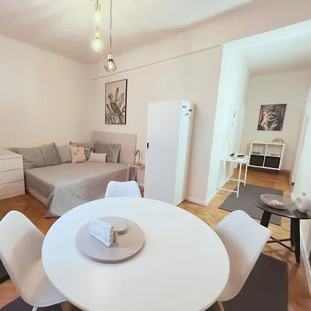 City-apartment Im Herzen Von T14 Apartment *