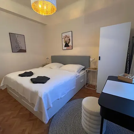 City-apartment Im Herzen Von T14 Štýrský Hradec